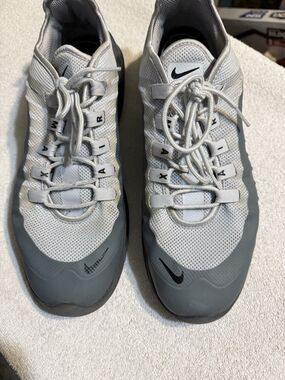 Nike Air Max Axis Sneakers Men Size 10.5